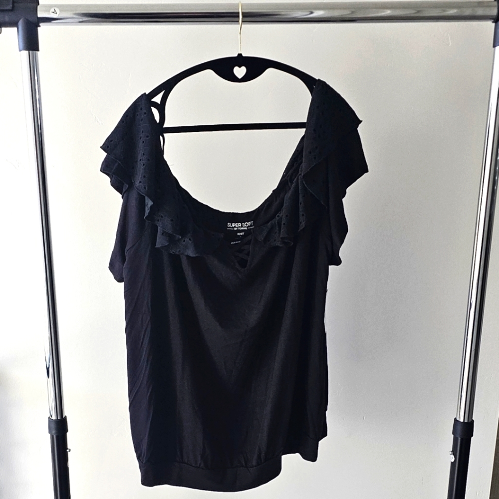 Torrid Black Cold Shoulder Ruffle Crop Top 3X